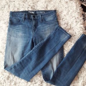 High Rise Kegging Crop Jeans